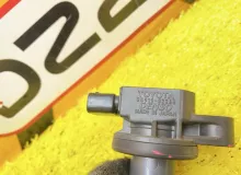 Катушка зажигания TOYOTA SIENTA 2015 9091902265 NHP170G 1NZFXE, передняя