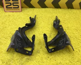 Петля капота Toyota