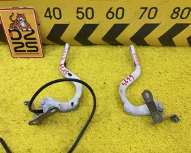 Петля капота TOYOTA