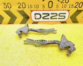 Петля капота Mazda