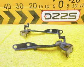 Петля капота Toyota