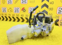 Главный тормозной цилиндр TOYOTA PRIUS PHV 2017 4705047871 ZVW52W 2ZRFXE, передний