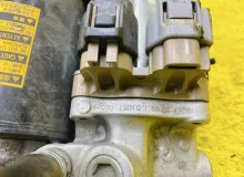 Блок abs LEXUS CT200H 2011 4707012020 ZWA10 2ZRFXE, передний