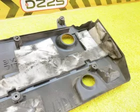 Пластиковая крышка на двс TOYOTA