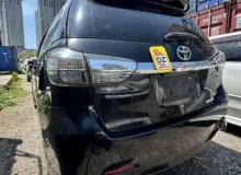 Пластиковая крышка на двс TOYOTA WISH 2012|Цвет 202 1121237030 ZGE20W 2ZRFAE, передняя