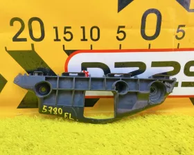 Крепление бампера TOYOTA