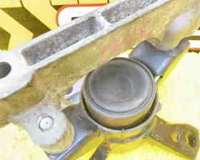 Подушка двигателя TOYOTA