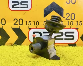Крепление запасного колеса Toyota
