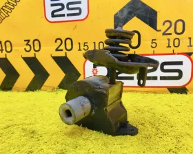 Крепление запасного колеса Toyota