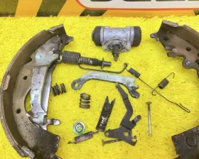 Механизм стояночного тормоза Toyota