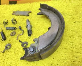 Механизм стояночного тормоза Toyota