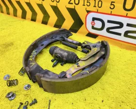 Механизм стояночного тормоза Toyota
