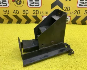 Крепление запасного колеса Mitsubishi