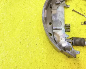 Механизм стояночного тормоза Toyota
