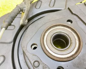 Ступица Mazda