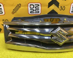 Решетка радиатора SUZUKI