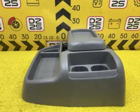 Бардачок между сиденьями Toyota