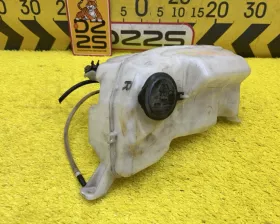 Бачок стеклоомывателя Toyota