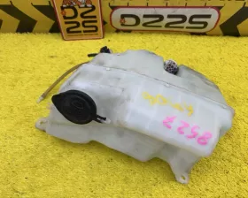 Бачок стеклоомывателя Toyota