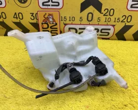 Бачок стеклоомывателя Toyota