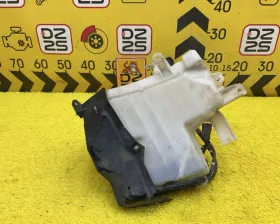 Бачок стеклоомывателя Toyota