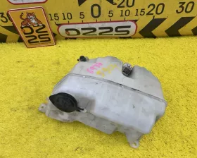 Бачок стеклоомывателя Toyota