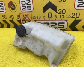 Бачок стеклоомывателя Toyota