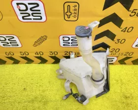 Бачок стеклоомывателя Toyota