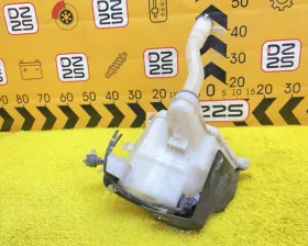 Бачок стеклоомывателя Toyota