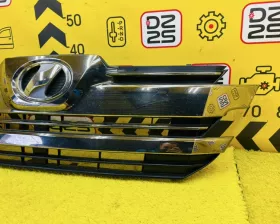 Решетка радиатора Toyota