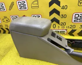 Бардачок между сиденьями Toyota