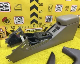 Бардачок между сиденьями Toyota