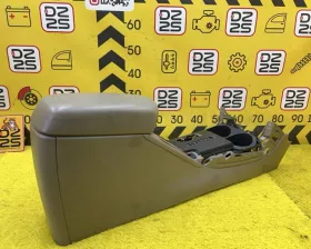 Бардачок между сиденьями Toyota