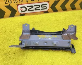 Подушка безопасности для колен Subaru