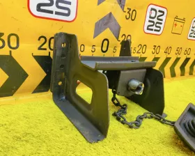 Крепление запасного колеса Toyota