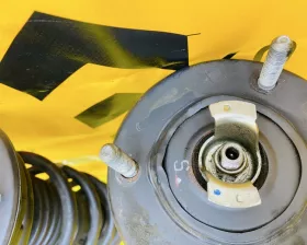 СТОЙКА ПАРА ЛЕВАЯ И ПРАВАЯ Toyota