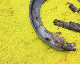 Механизм стояночного тормоза Toyota