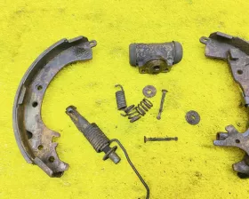 Механизм стояночного тормоза Toyota