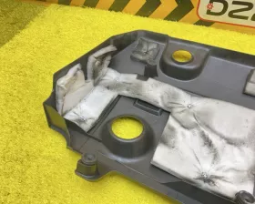 Пластиковая крышка на двс Toyota