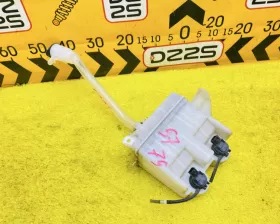 Бачок стеклоомывателя Toyota
