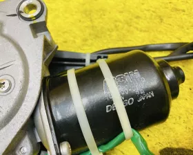 Доводчик двери Toyota