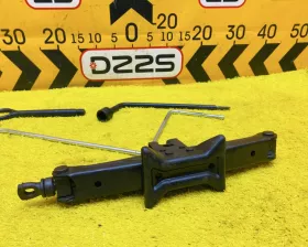 Поддомкратник/ домкрат Toyota
