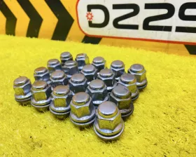 Гайка на колесо Toyota
