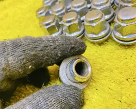 Гайка на колесо Toyota