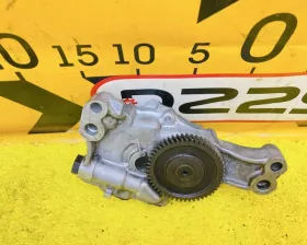 Масляный насос Mazda