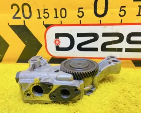 Масляный насос Mazda