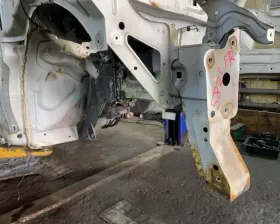 Лонжерон Nissan