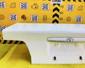 Крышка багажника Toyota