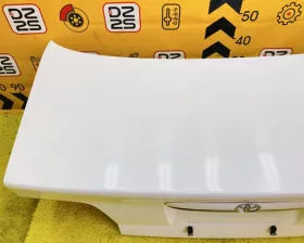 Крышка багажника Toyota