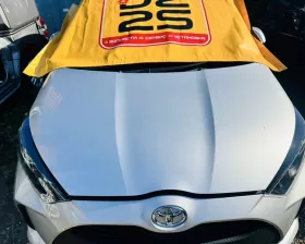Капот Toyota